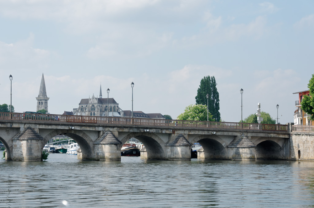 Découverte d'Auxerre en bateau