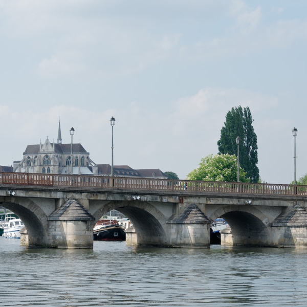 Découverte d'Auxerre en bateau